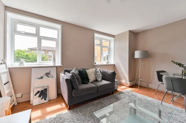 Photo 3 — 37 Sudbury Court, Allen Edwards Drive, London