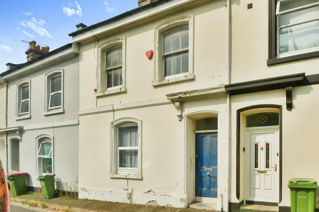 3 bedroom house — Clarence Place, Morice Town, Plymouth