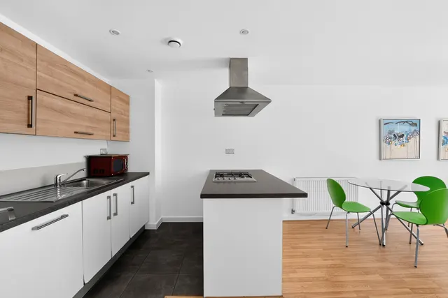 Burdett Road, London, E3, photo 3
