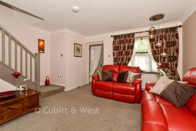 Corfe Close, Southwater, RH13, photo 3