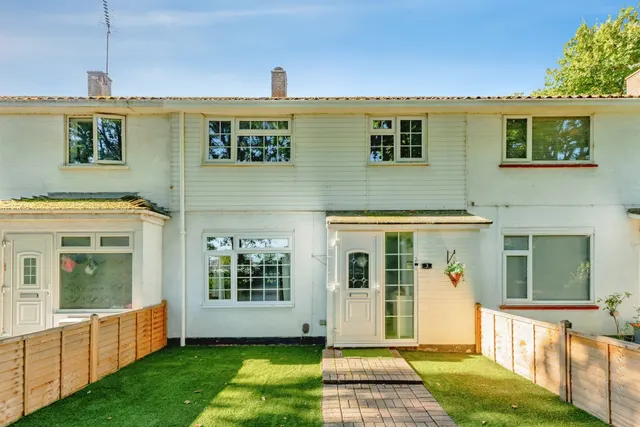 Colgate Close, Crawley, RH11, photo 1
