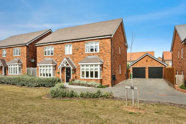 Josephine Grove, Edwalton, NG12, photo 1