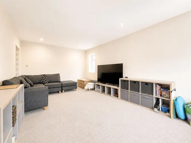 Woodhouse Lane, Sale, M33, photo 3