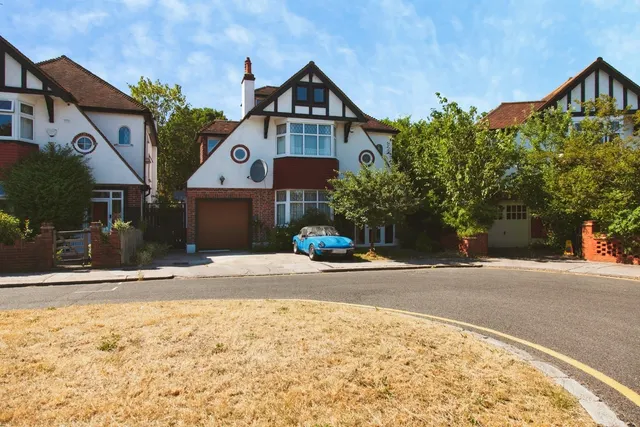 Photo 2 — Lloyd Park Avenue, Croydon, CR0