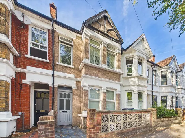 Waverley Road, Walthamstow, E17, photo 1