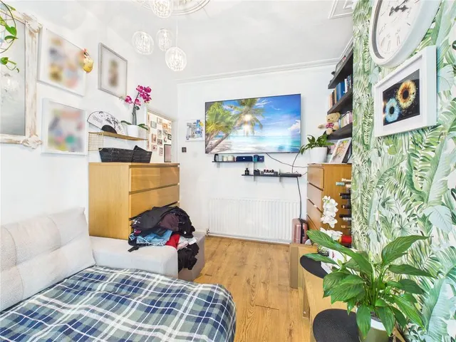 Waverley Road, Walthamstow, E17, photo 3