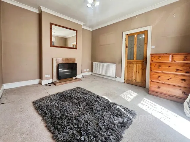 Lower Farnham Road, Aldershot, GU12, photo 3