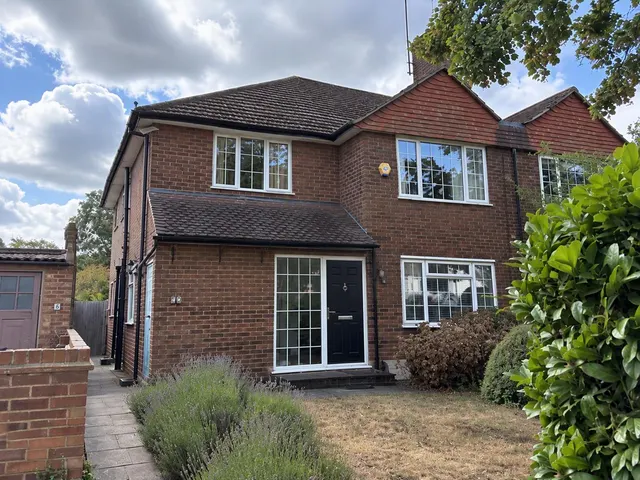 Sugden Road, Thames Ditton, KT7, photo 1