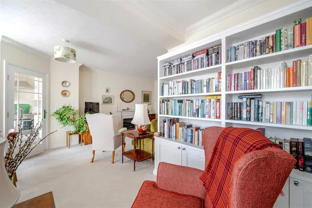 Churchfield Road, Walton-On-Thames, KT12, photo 3