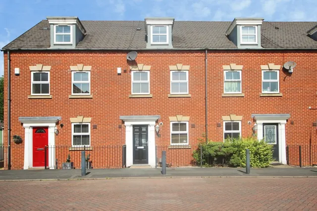 Hawthorn Square, East Ardsley, Wakefield, West Yorkshire, WF3, photo 1