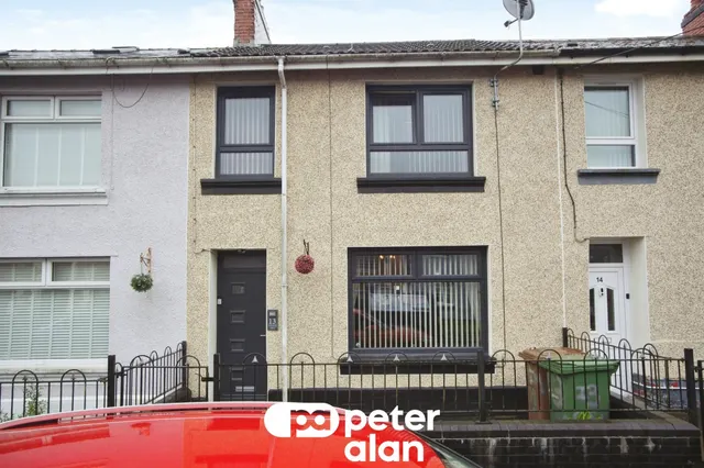 Commercial Street, Hengoed, CF82, photo 2
