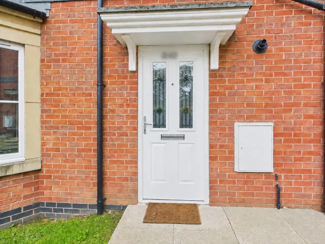 Rylands Drive, Warrington, WA2, photo 1