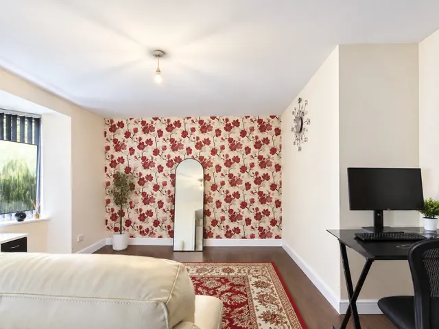 Rylands Drive, Warrington, WA2, photo 3