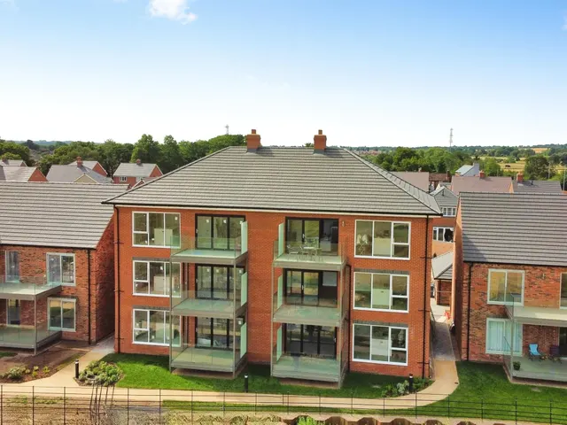 Hatfield Court, Tamworth, B79, photo 2