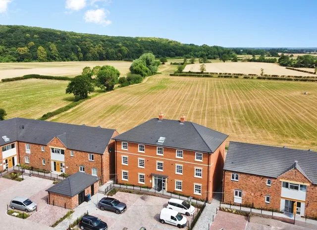 Hatfield Court, Tamworth, B79, photo 3