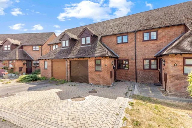 Jasmine Crescent, Princes Risborough, HP27, photo 1