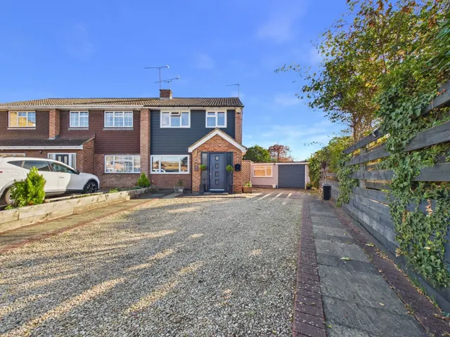 Greenham Close, Woodley, RG5, photo 1