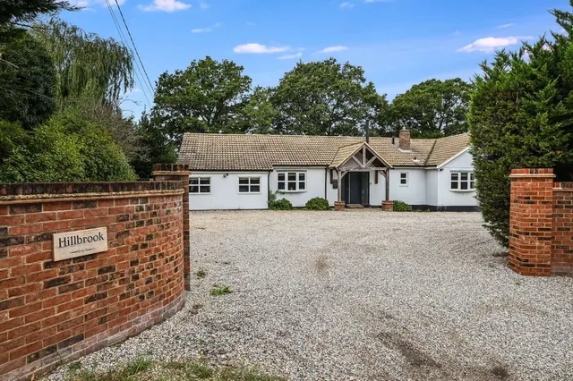 Bicknacre Road, Danbury, Chelmsford, Essex, CM3 4EP, photo 1