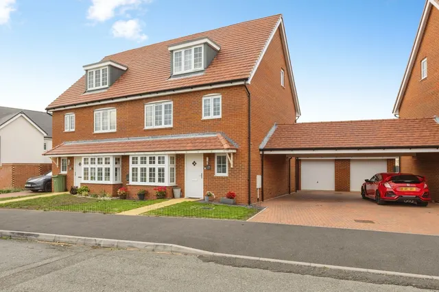 Swallow Drive, Wymondham, NR18, photo 1