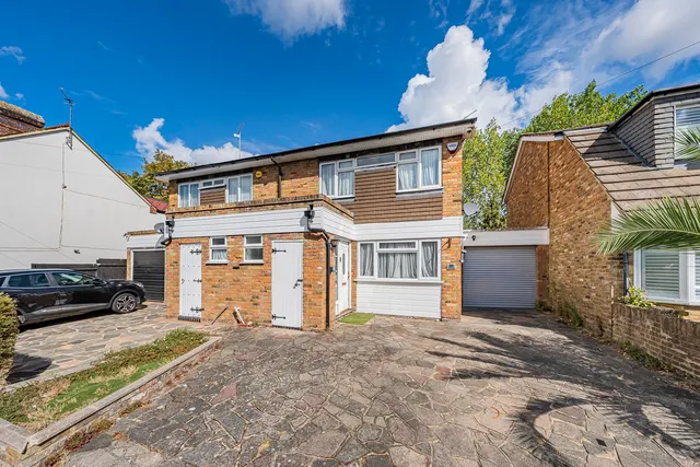 Park Lane, Harefield, UB9, photo 1