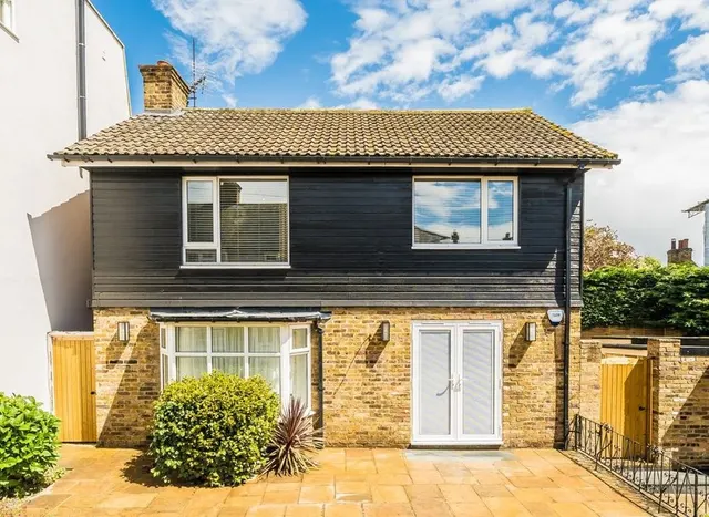 Bell Lane, Twickenham, TW1, photo 1