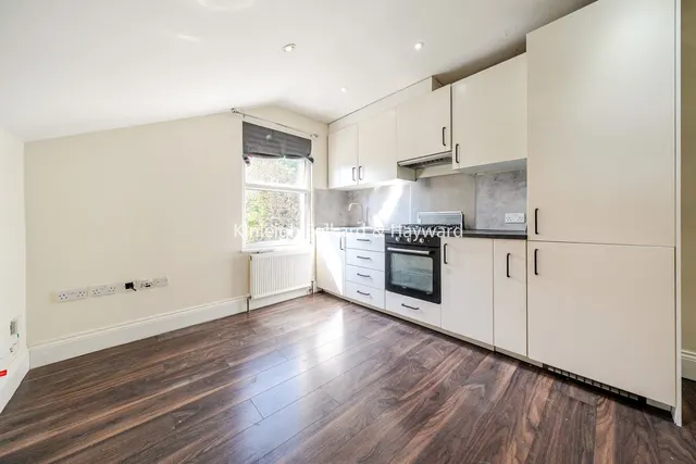 Tankerville Road, Streatham, SW16, photo 3