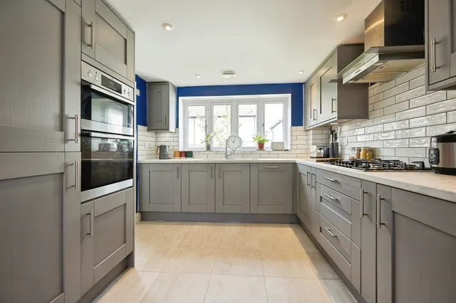 Bristle Grove, Mere, BA12, photo 2