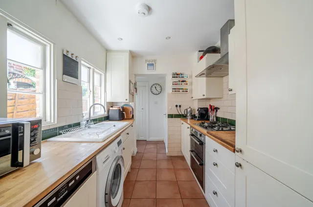 Latimer Road, Godalming, GU7, photo 3