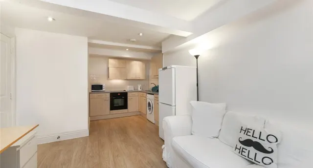 Tottenham Street, Fitzrovia, W1T, photo 2