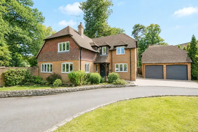 Seton Drive, Hook, Hampshire, RG27 9QS, photo 1