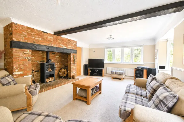 Photo 3 — Seton Drive, Hook, Hampshire, RG27 9QS