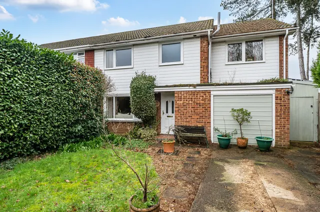 Scots Drive, Wokingham, Berkshire, RG41 3XF, photo 1