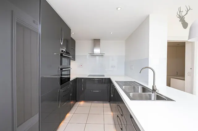 Stapleford Road, Stapleford Tawney, RM4, photo 3