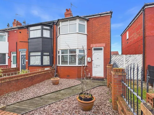 June Avenue, Blackpool, FY4, photo 1