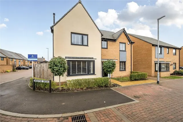Aventine Grove, Houghton Regis, LU5, photo 1