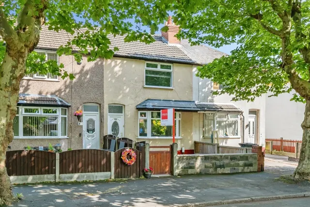 Shaws Avenue, Warrington, Cheshire, WA2, photo 1