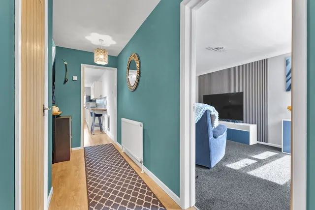 Photo 3 — Newfield Close, Solihull, B91 2SH