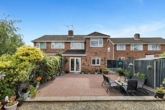 Photo 2 — Newfield Close, Solihull, B91 2SH
