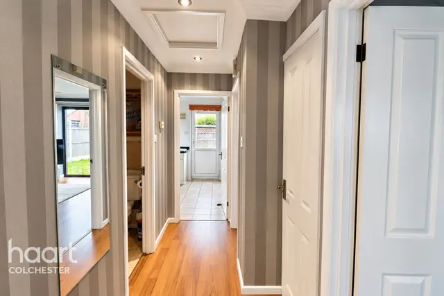 Chatsworth Road, Colchester, CO5, photo 3
