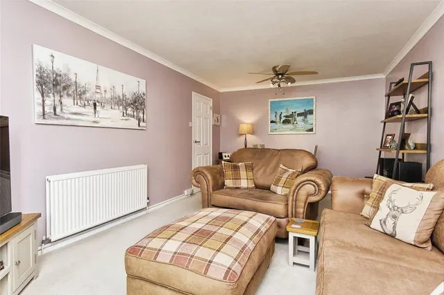 Holly Tree Close, Ryde, PO33, photo 3