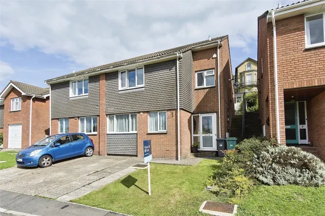 Holly Tree Close, Ryde, PO33, photo 1