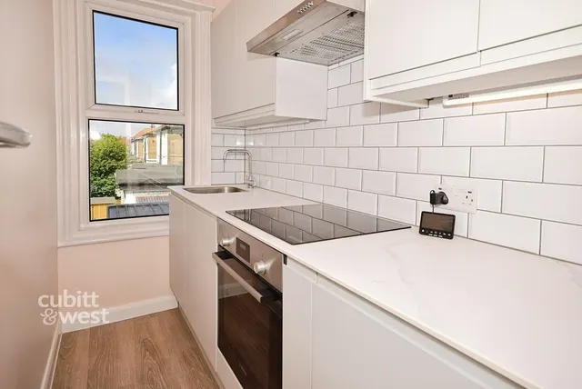 Shakespeare Road, Worthing, BN11, photo 2