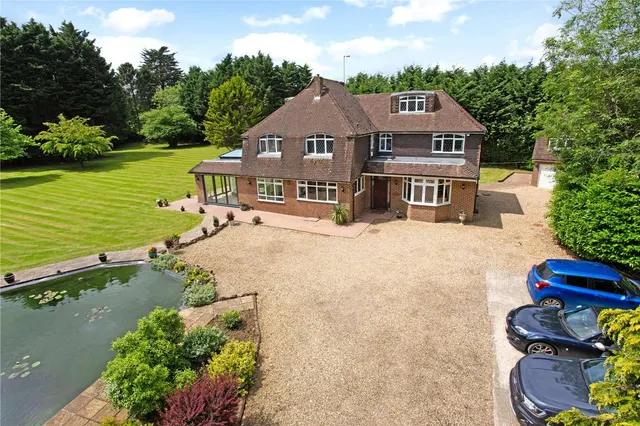 Nethern Court Road, Woldingham, Caterham, Surrey, CR3 7EF, photo 1