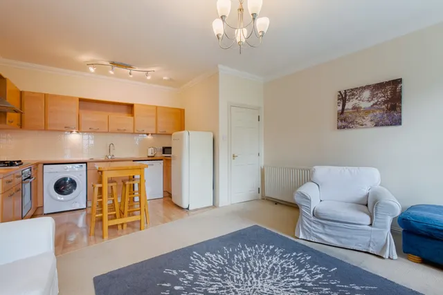 Corunna Place, AB23, photo 3