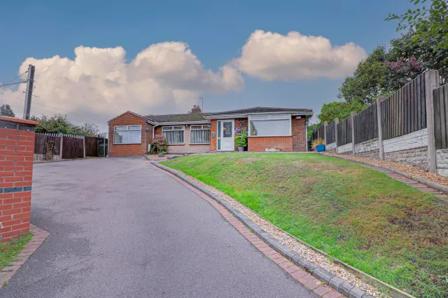 Hawks Green Lane, Cannock, photo 1