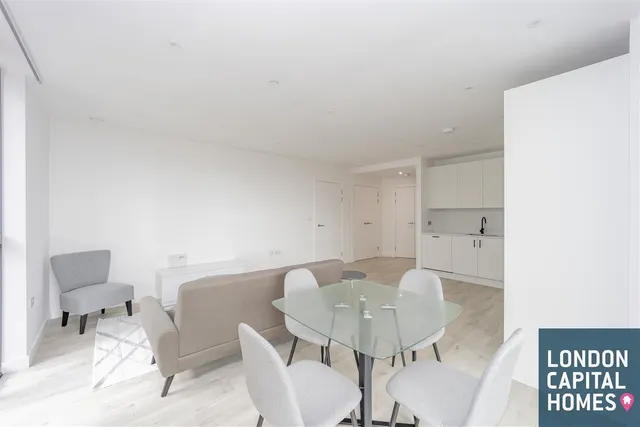 Coster Avenue, London, photo 3