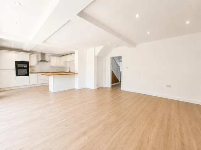 Chilcote Avenue, Sale, M33, photo 3