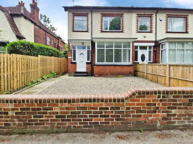 Otley Road, Far Headingley, LS16, photo 1