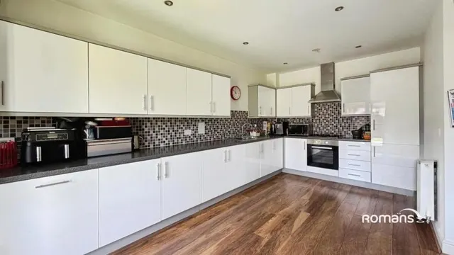 Greenlands Road, Basingstoke, RG24, photo 2