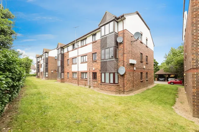 Talus Close, PURFLEET-ON-THAMES, Essex, RM19, photo 1
